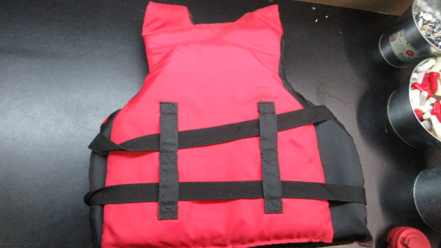 Load image into Gallery viewer, Used Defiance Youth Life Vest
