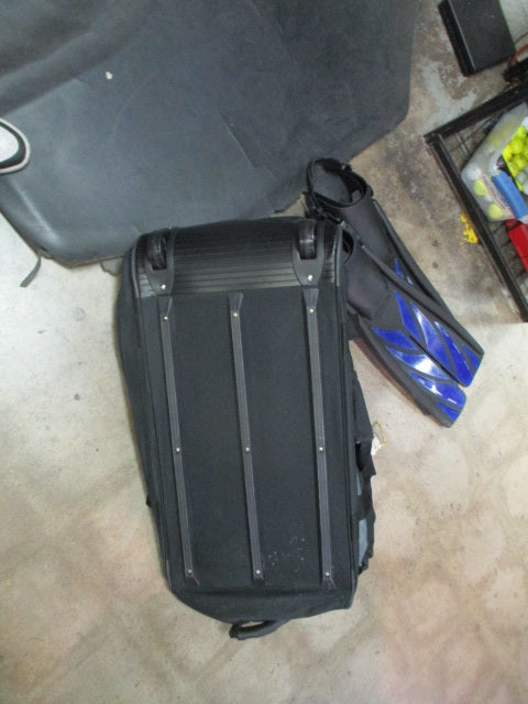 Load image into Gallery viewer, Ocean Pro Wheeled Courier Bag
