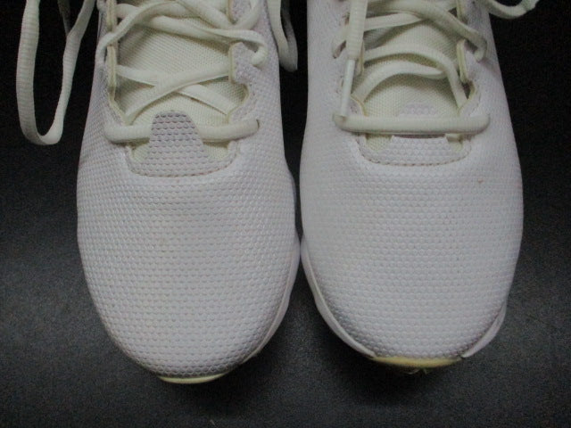 Load image into Gallery viewer, Used Under Armour Spotlight Franchise RM 2.0 Football Cleats - Size Youth 5.5
