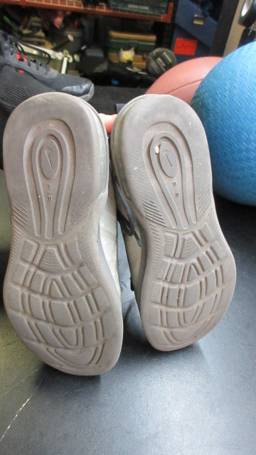 Used Nike Max Kids' Axis Sneakers - Size Youth 1