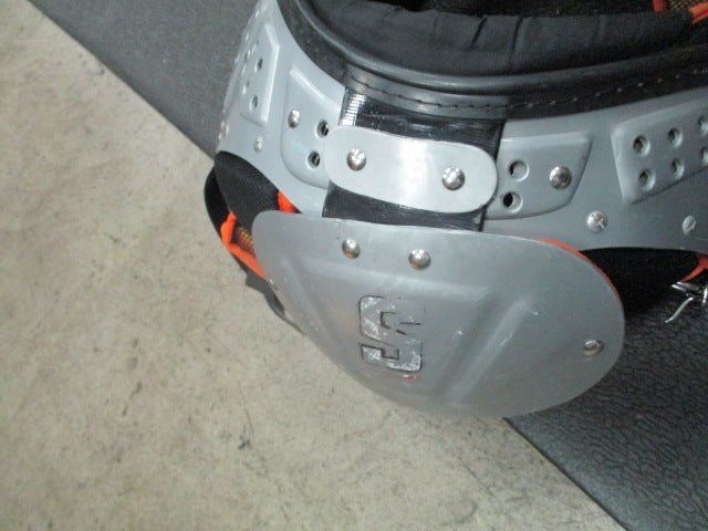 Load image into Gallery viewer, Used Schutt XV HD QB/WR Size Small 16&quot;-17&quot; Fooball Shoulder Pads - Adult
