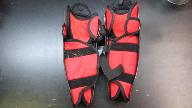 Load image into Gallery viewer, Used CCM RBZ Hockey Shin Pads - Size JR 12"
