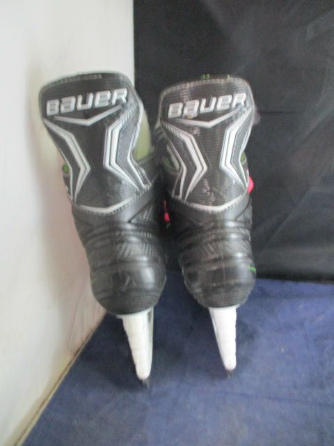 Load image into Gallery viewer, Used Bauer XLS Hockey Skates Size Youth
