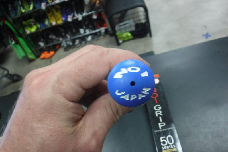 Load image into Gallery viewer, NEW WHITE and Black  NO1 GOLF GRIP SERIES 50
