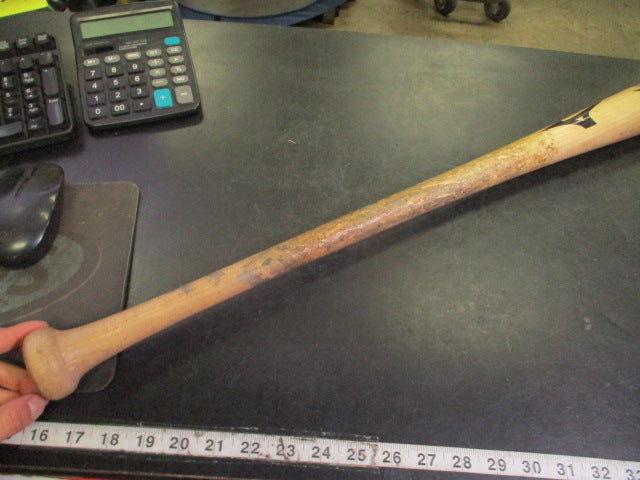 Load image into Gallery viewer, Used Mizuno Pro Major Quality Hard Maple Wood Bat 33 in 30 oz -3
