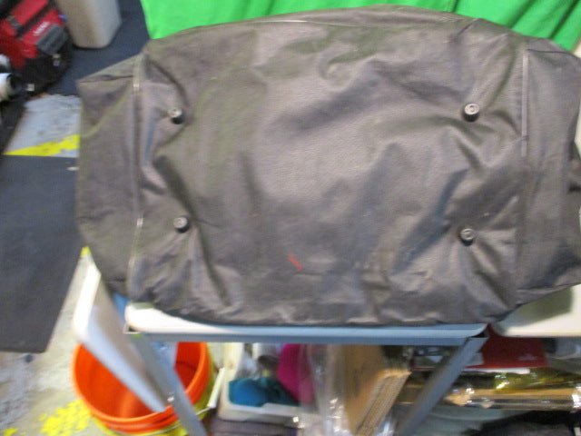 Load image into Gallery viewer, Used 3 Skull Duffell Bag
