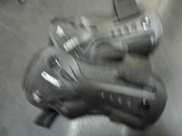 Load image into Gallery viewer, Used DBX Size Youth Medium Wrist Guards
