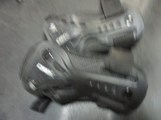 Used DBX Size Youth Medium Wrist Guards