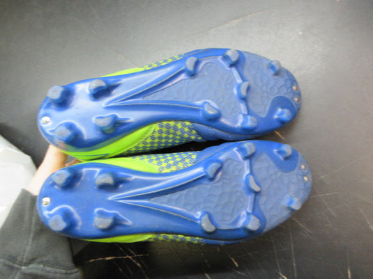 Used Dream Pairs Soccer Cleats - Size 4