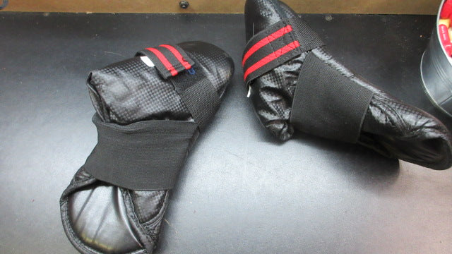 Load image into Gallery viewer, Used ATA Taekwondo Sparring Shoes - Size 5
