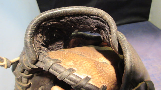Load image into Gallery viewer, Used Mizuno MVP Prime 11.75&quot; Glove - RHT - small wear
