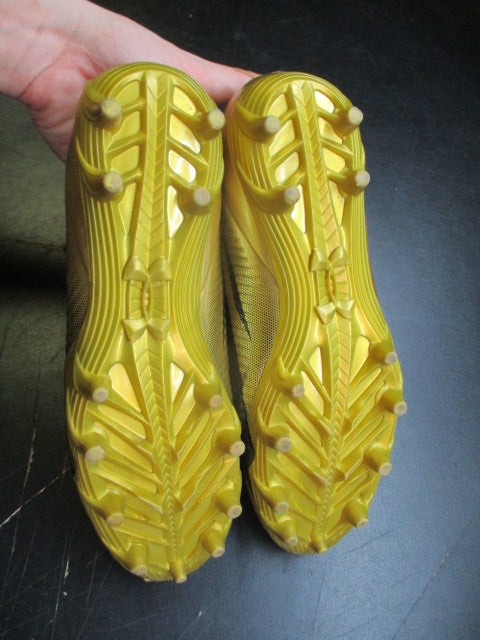 Used Under Armour Blur Select Football Cleats - Size Youth 5
