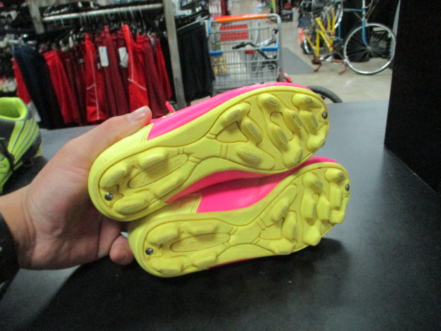 Load image into Gallery viewer, Used Victor Sierra Cattura MD Jr Size 12.5T Soccer Cleats
