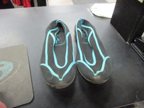 Used Maui And Sons Size 7 Water Shoes