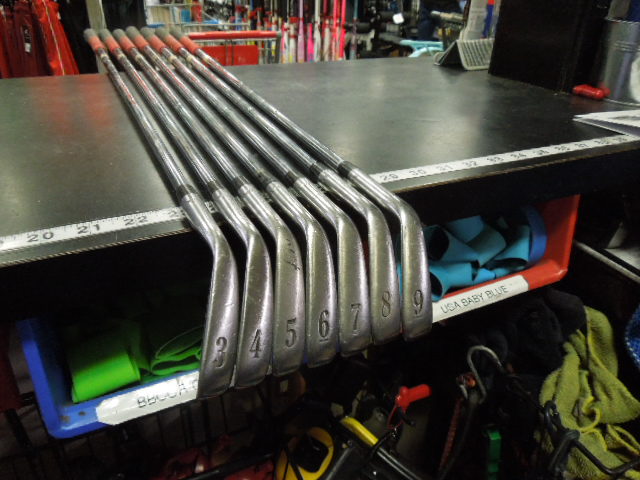 Load image into Gallery viewer, Used Titleist DCI 762 Right Hand 7pc Iron Set 3-9 I
