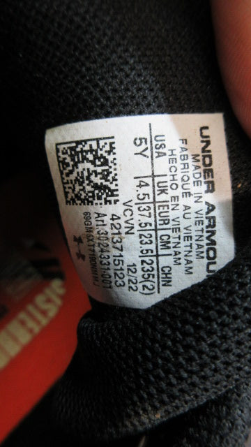 Used Under Armour Glyde Baseball Shoes - Size Youth 5