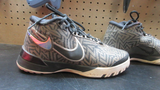 Used Nike LeBron NXXT Genisus Black Basketball Shoes - Size 6.5