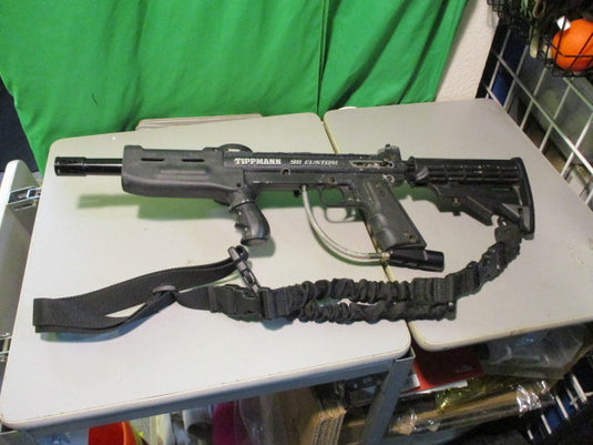 Used TippMann 98 Custom GUN With Hopper and Shoulder Strap