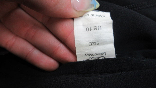 Load image into Gallery viewer, Used Lemorecn 2mm Shorty Wetsuit - Size 10
