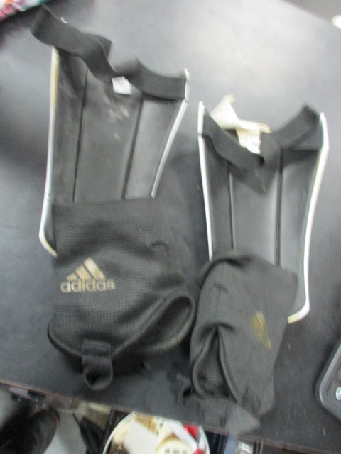 Load image into Gallery viewer, Used Adidas Size Large Soccer Shin Guards
