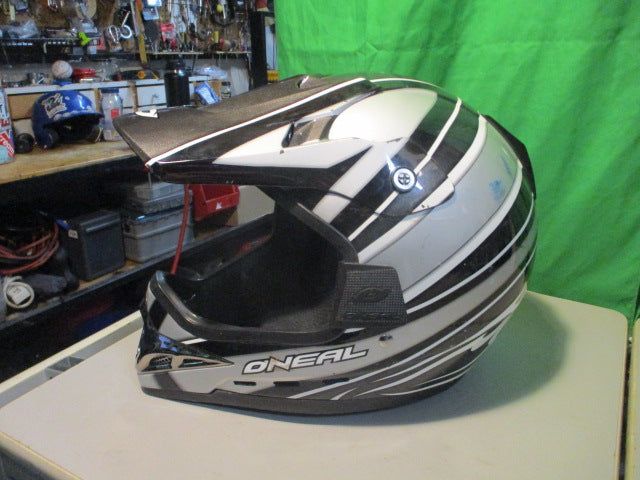 Load image into Gallery viewer, Used Oneal Dot XS Motorcross Helmet Missing Chin Guard
