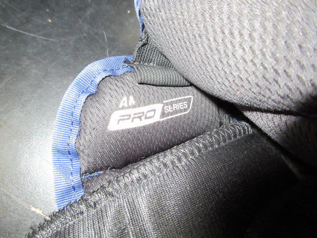 Load image into Gallery viewer, Used Bauer Pro Series Hockey Gloves
