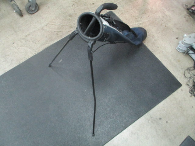 Load image into Gallery viewer, Used Orlimar Golf Pitch and Putt Light Weight Sunday Bag
