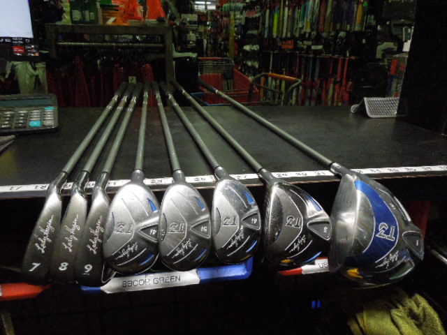 Load image into Gallery viewer, Used Walter Hagen T3 Lady Hagen 8pc Right Hand Golf Club Set 7-9 i, 4-6h, 3w, 1d
