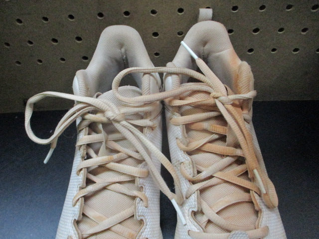 Load image into Gallery viewer, Used Under Armour Spotlight Franchise RM 2.0 Football Cleats - Size Youth 6
