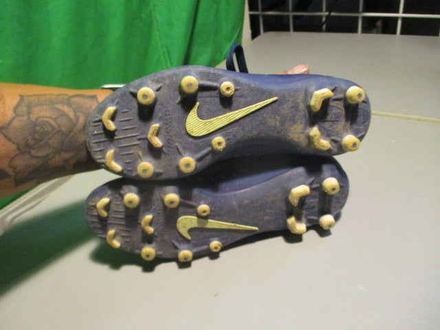 Load image into Gallery viewer, Used Nike Mercurial 001 Size Youth 1.5 Soccer Cleats
