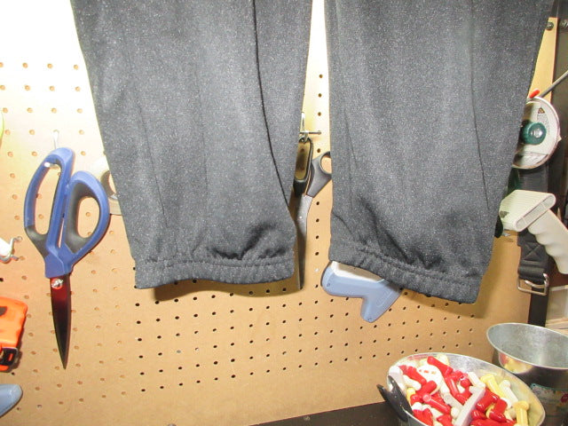 Load image into Gallery viewer, Used Mizuno Softball Pants - Size Youth Large

