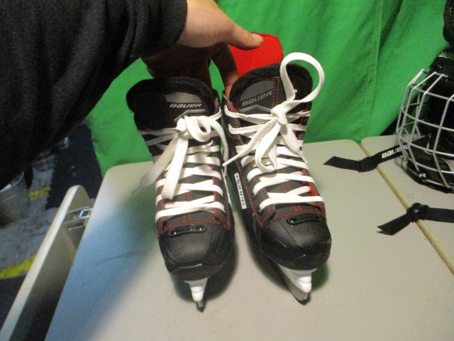 Load image into Gallery viewer, Used Bauer N5 Youth 13 Hockey Skates
