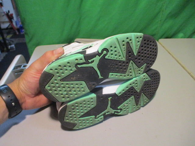 Load image into Gallery viewer, Used Jordan MVP White Green Glow Youth 1 Basketball Shoes
