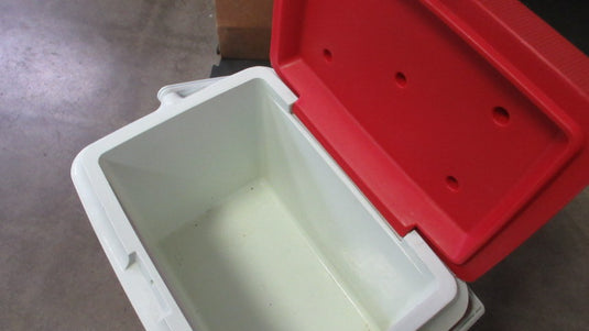 Used Vintage Gott 16 Red Cooler Ice Chest Model 1916