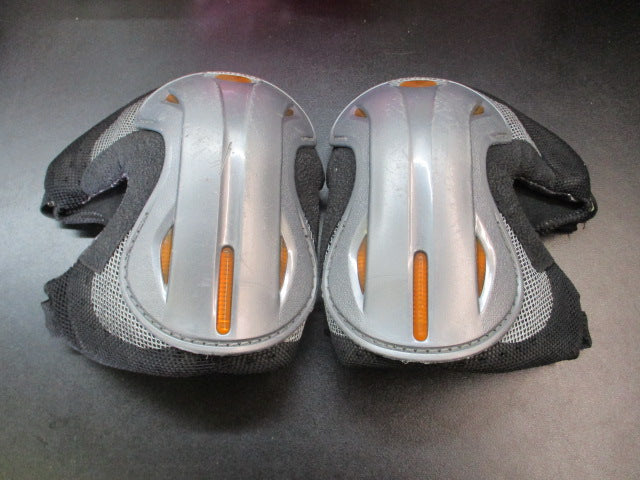Load image into Gallery viewer, Used Rollerblade LUX Skate Knee Pads Size Large
