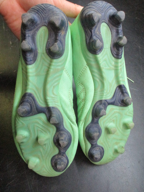 Load image into Gallery viewer, Used Brooman Kids Firm Ground Soccer Cleats - Size 2
