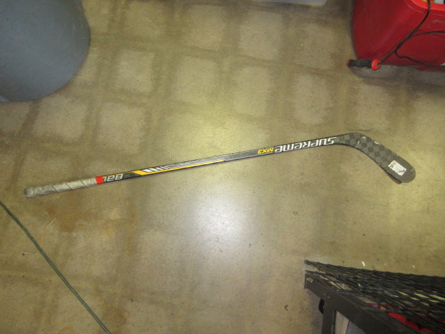 Load image into Gallery viewer, Used Bauer Supreme MX3 Hockey Stick - 52"
