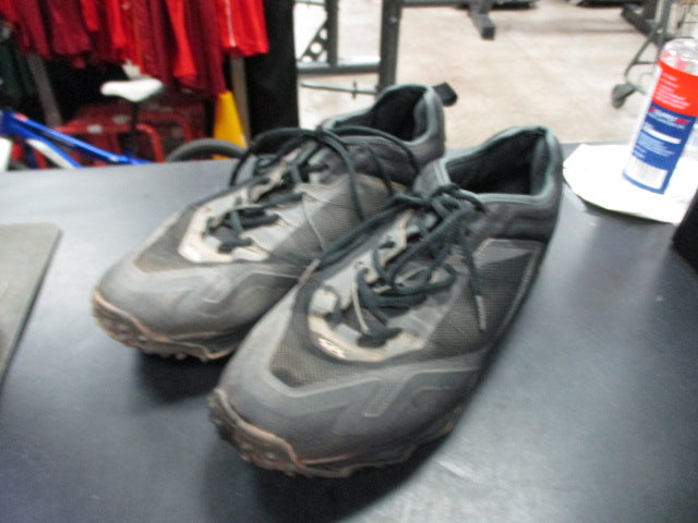 Load image into Gallery viewer, Used BoomBah Turf Cleats Size 13
