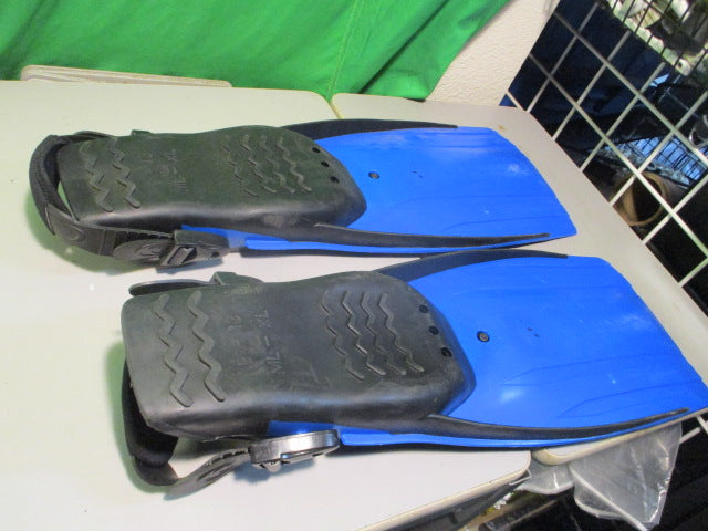 Load image into Gallery viewer, Used Agua Lung US Divers 22&quot; Size 9-13 Dive Fins
