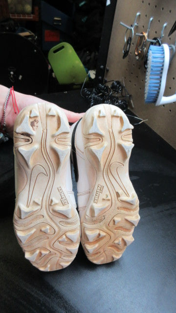 Load image into Gallery viewer, Used Nike Air Jordan Mid Baseball Cleats - Size 3
