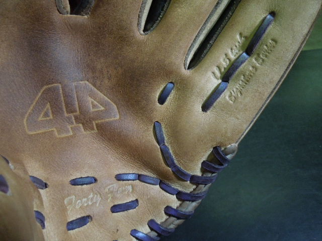 Load image into Gallery viewer, Used 44PRO Signiture Series Custom JP11 11.5" RHT Infield Glove
