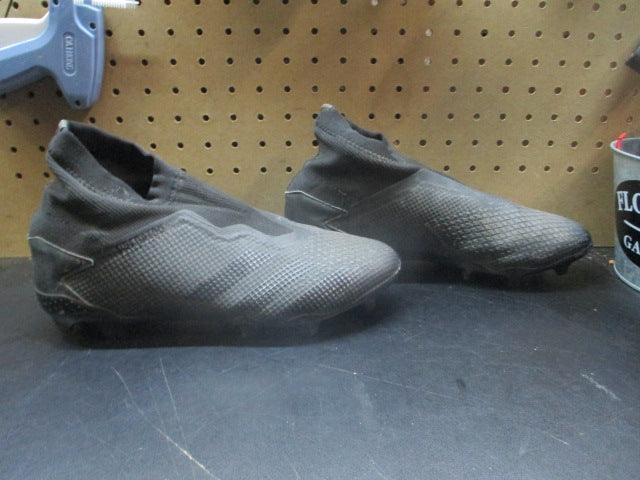 Load image into Gallery viewer, Used Adidas Predator 20.3 Laceless Firm Ground Soccer Cleats - Size 8
