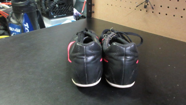 Load image into Gallery viewer, Used Nike Soccer Cleats Size Youth 4 - Black
