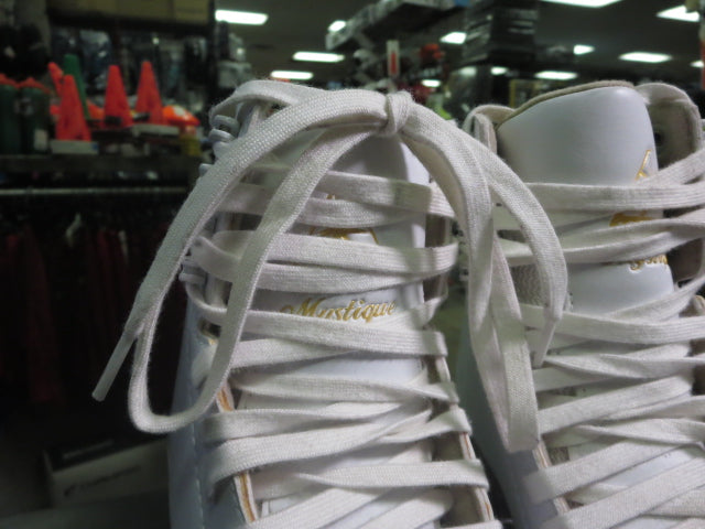 Load image into Gallery viewer, Used Jackson Mystique typ1490 Figure Skates with a Mk 2 Blade Size 6c
