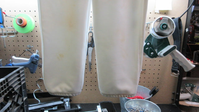 Load image into Gallery viewer, Used The Gluv Athletique Softball Pants - Size Medium
