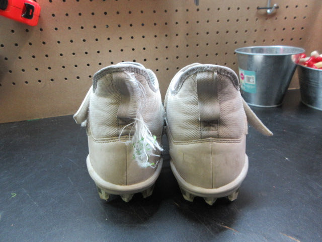 Load image into Gallery viewer, Used Nike Alpha Menace Pro 2 Mid Football Cleats - Size 9
