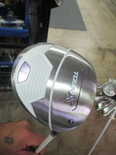 Load image into Gallery viewer, Used Tour X Junior 5 - Piece Golf Set Driver,3 Hybrid,2 Hybrid 7 Iron,9 Iron -RH
