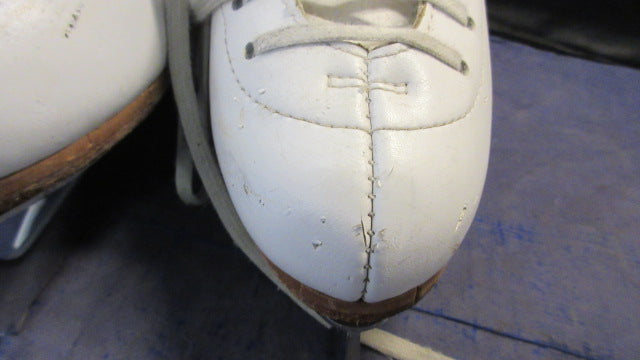 Load image into Gallery viewer, Used Jackson Elle Ice Skates Adult Size 8B - small wear
