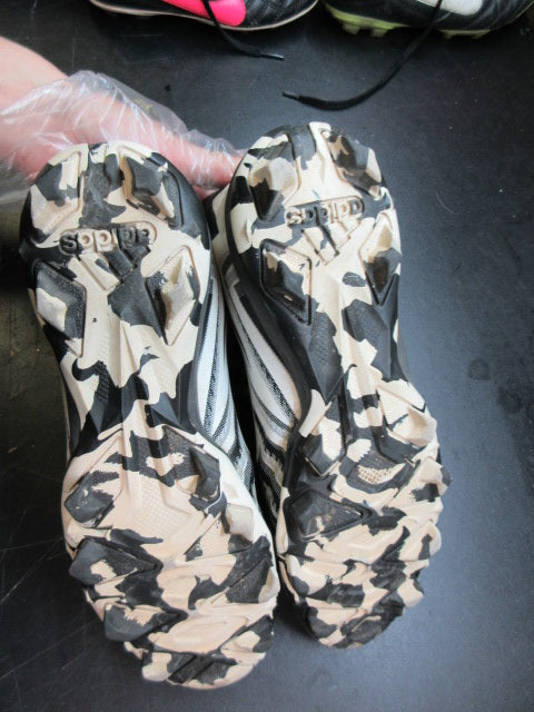 Load image into Gallery viewer, Used Adidas Freak Spark MD 23 Football Cleats - Size 5.5
