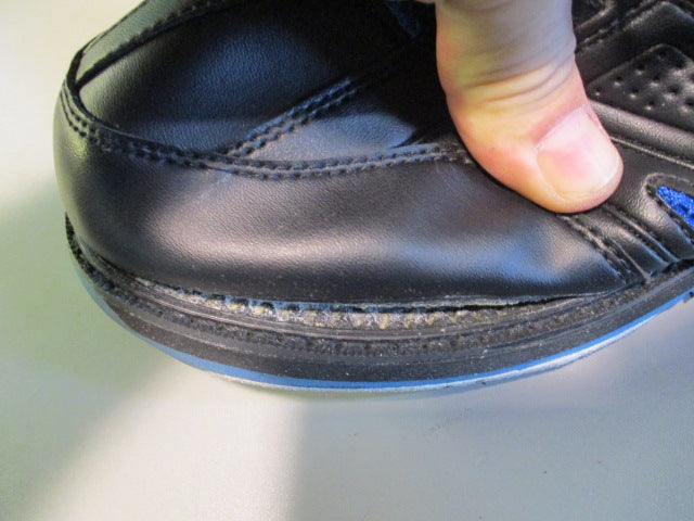 Load image into Gallery viewer, Used Brunswick Sz 110 Bowling Shoes (Sole Needs Glued)
